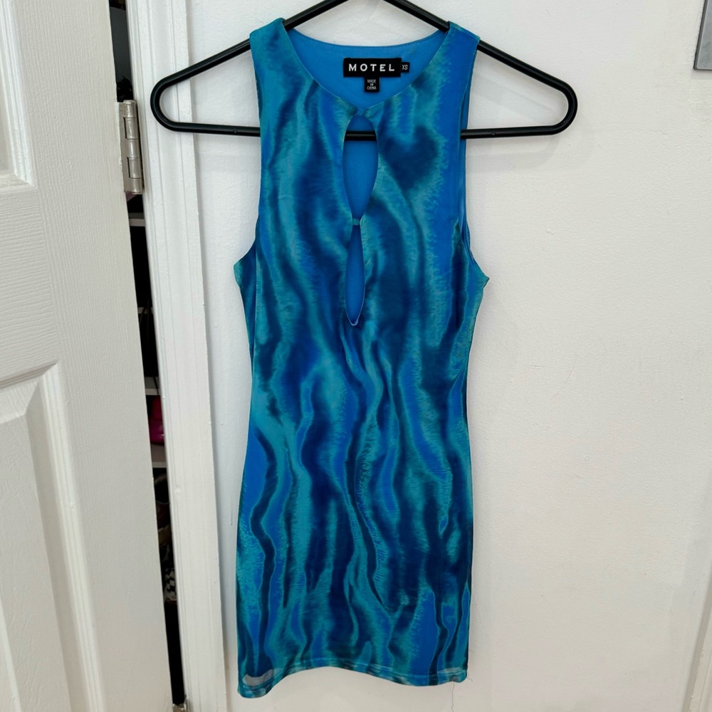 Motel Rocks Alannah Bodycon Dress in Tropical Wave